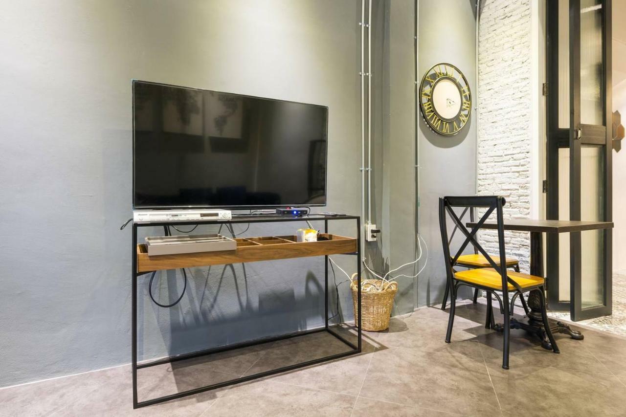 בנגקוק 196 Oldtown Chic Hostel מראה חיצוני תמונה