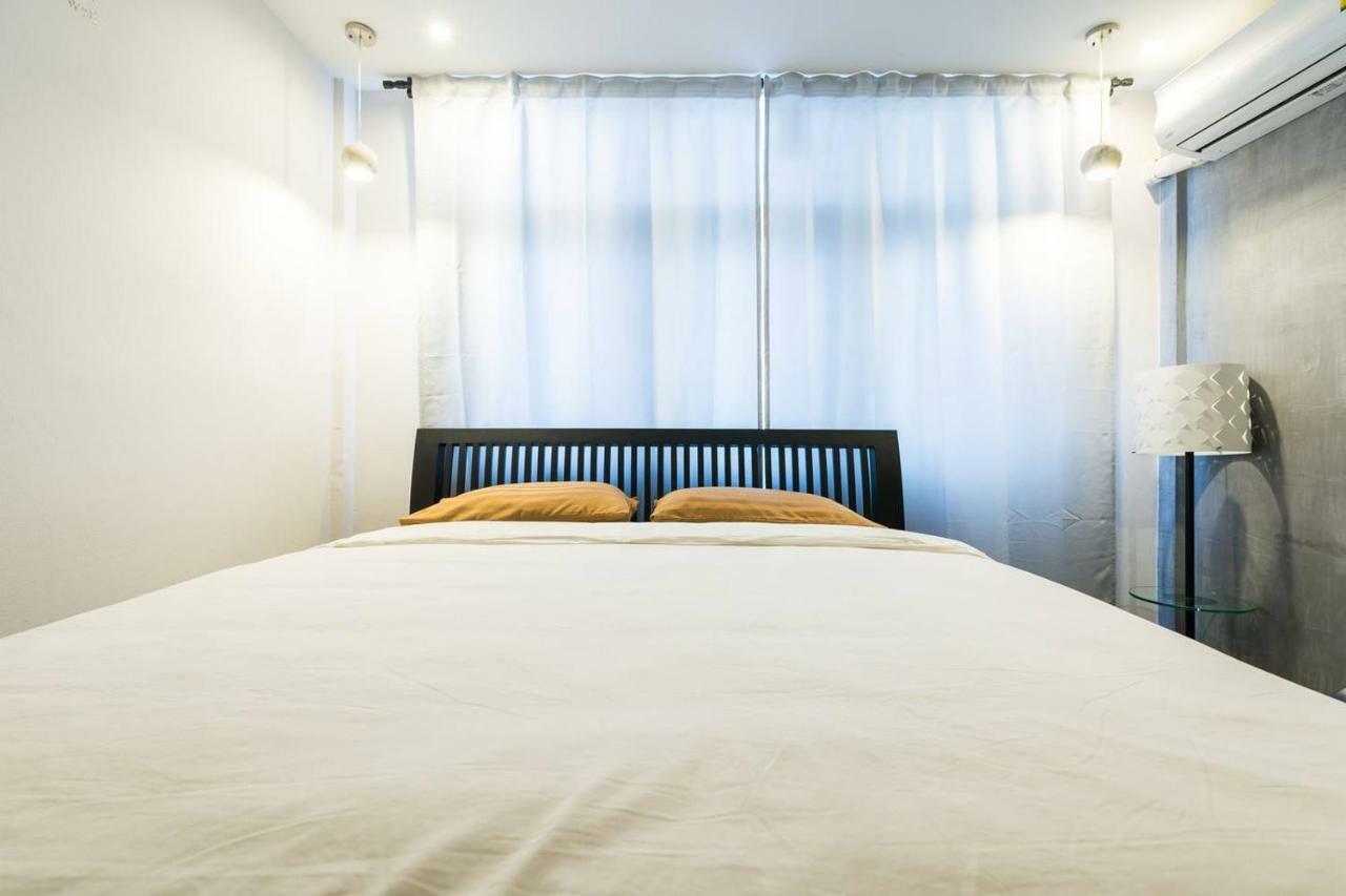 בנגקוק 196 Oldtown Chic Hostel מראה חיצוני תמונה