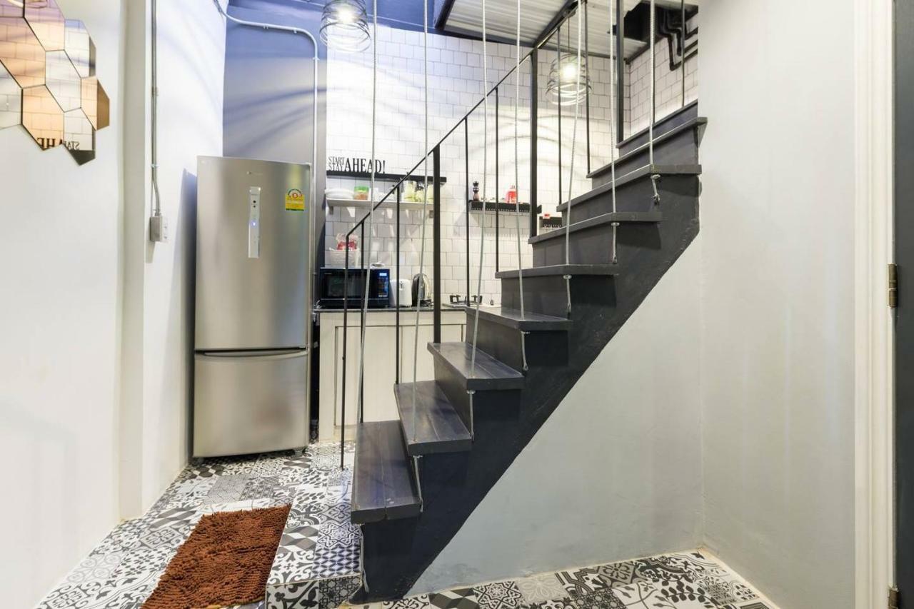 בנגקוק 196 Oldtown Chic Hostel מראה חיצוני תמונה