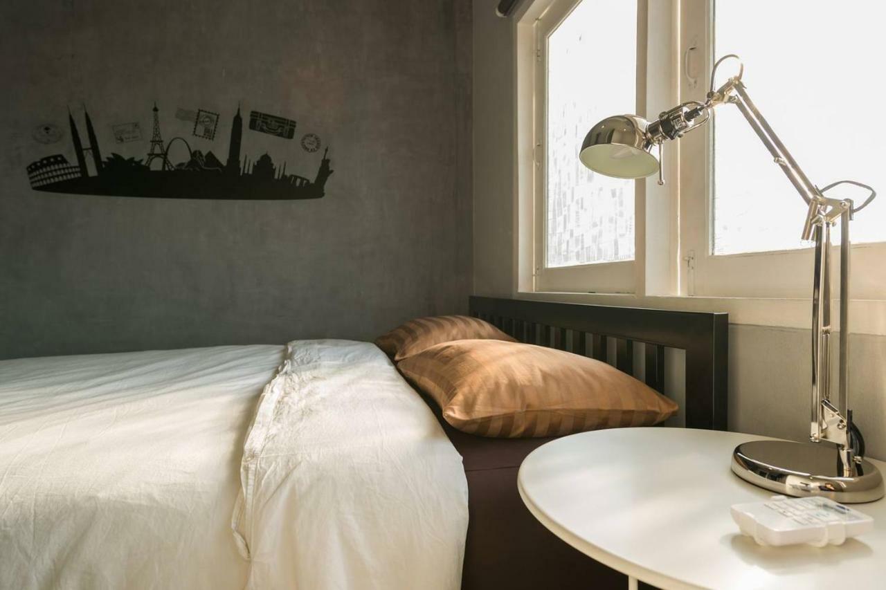 בנגקוק 196 Oldtown Chic Hostel מראה חיצוני תמונה