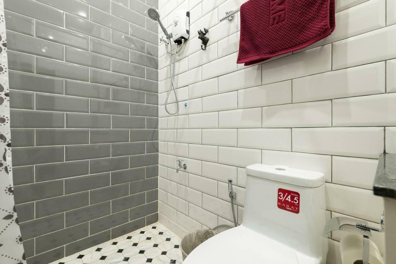 בנגקוק 196 Oldtown Chic Hostel מראה חיצוני תמונה