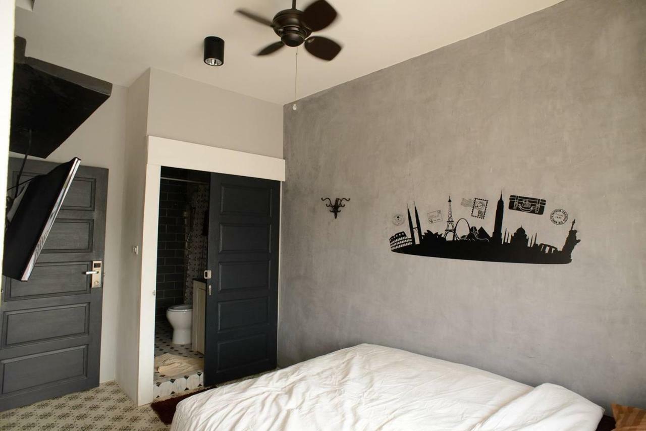 בנגקוק 196 Oldtown Chic Hostel מראה חיצוני תמונה