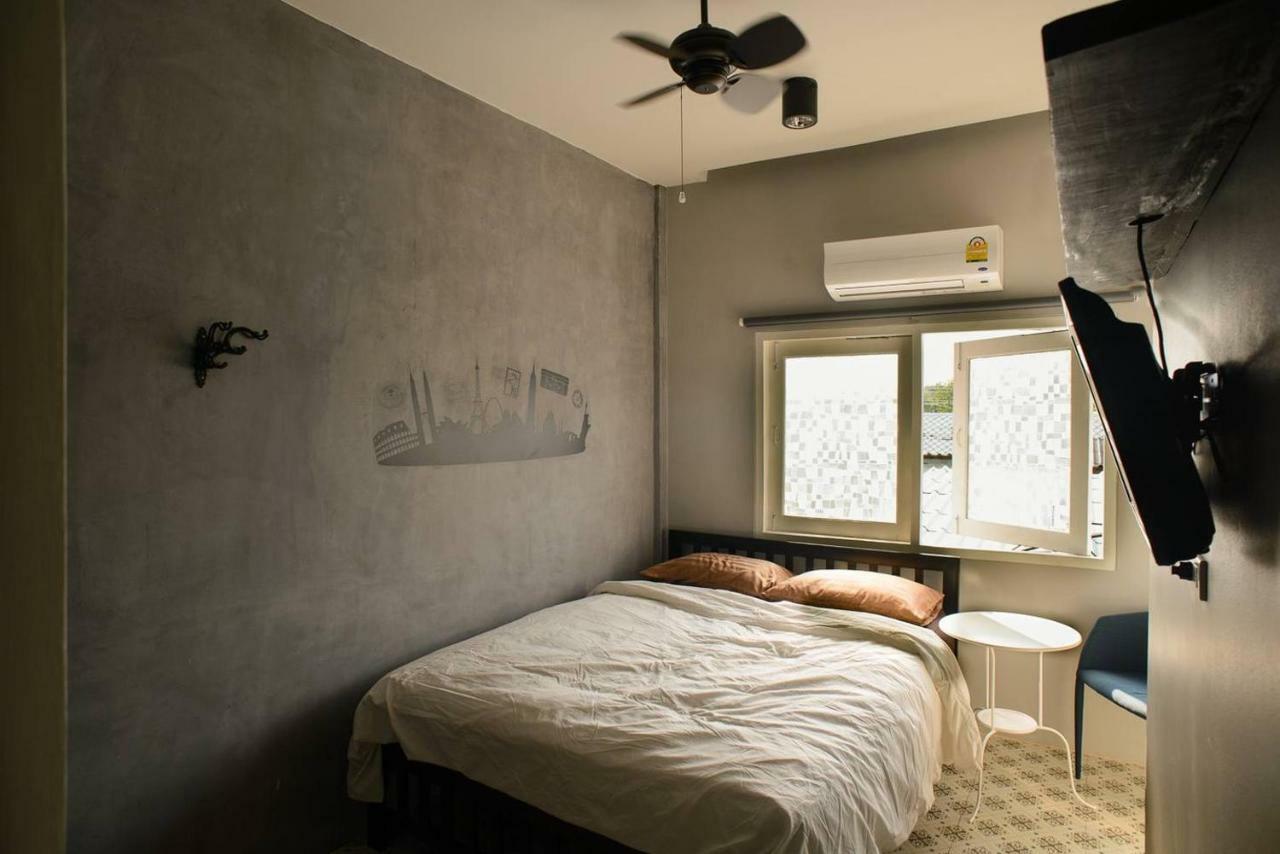 בנגקוק 196 Oldtown Chic Hostel מראה חיצוני תמונה