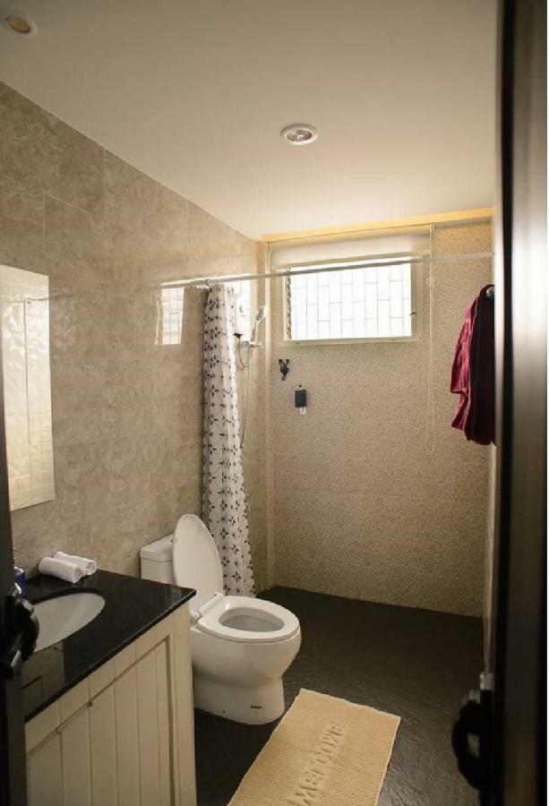 בנגקוק 196 Oldtown Chic Hostel מראה חיצוני תמונה
